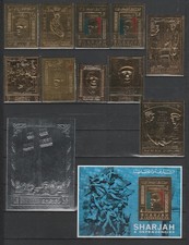 Général De Gaulle beau lot de timbres et blocs  sur feuilles d' OR ou Argent  **