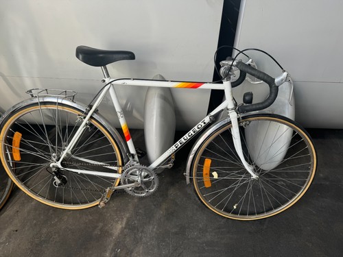 Vintage 1971 peugeot - vintage, road
