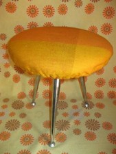 Vintage 60s 70s Ancien TABOURET TRIPODE TISSU ORANGE et METAL Siège Retro
