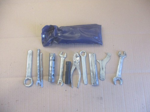 Pochette outils pour - +,