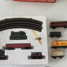 TRI-ANG HORNBY COFFRET ET WAGONS Idem JOUEFLIMA RIVAROSSI