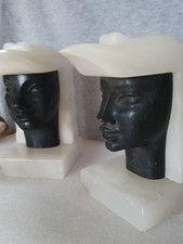 Jolis serre-livres têtes égyptiennes en albâtre H 14  socle de 8 x8 cm 9 cm