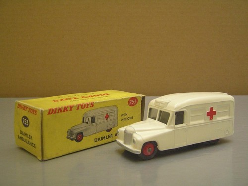 Dinky toys 253 daimler - dinky,