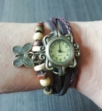 Montre quartz analogique avec papillon pendentif Bracelet cuir