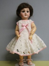 Poupée ancienne: Ravissante