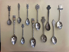 LOT DE 11 CUILLERES DE