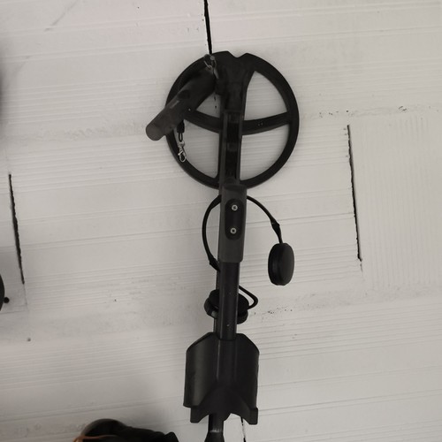 Deus détecteur de - deus,