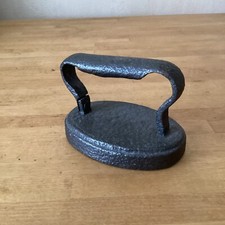 Étonnant Mini Fer À Repasser Ancien Presse Papier 10,5x7 H 7,5 Cm 