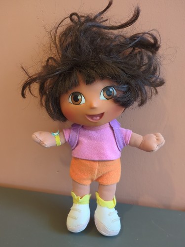 Poupée dora exploratrice - dora, l'exploratrice