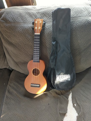 Mahalo ukulele with carrying - ukulele,