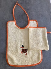bavoir enfant +gant éponge