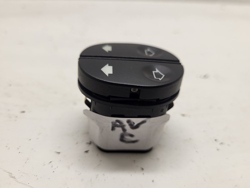 Bouton lève vitre avant