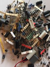 LOT DE COMPOSANTS ELECTRONIQUES NEUFS TRES DIVERS PRIX DESTOCKAGE