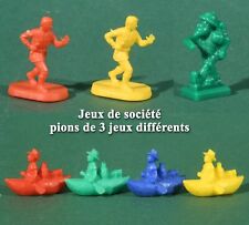 Jeux de société, pions de 3 jeux différents en plastique