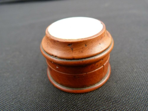 Ancien godet huilier - en, bois