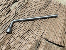 Clé Jante Mercedes 202 W203