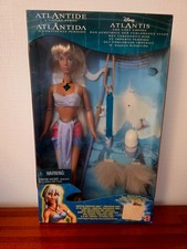 Poupée Disney Atlantis Crystal Princess Kida dans sa boîte avec collier lumineux