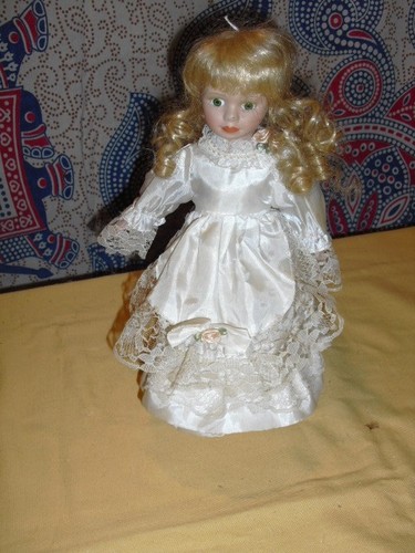 Poupée porcelaine de - de,