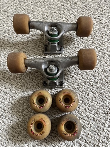 Vintage skateboard venture - vintage,