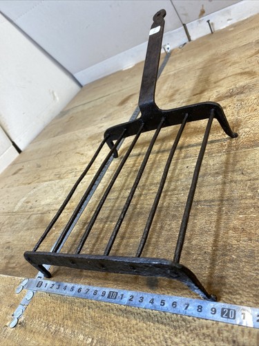 Outil ancien grille - n., ancien￼
