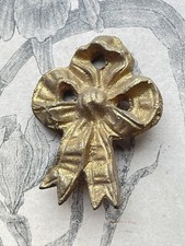 Ancien Cache Clou forme noeud