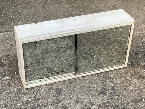 Ancienne petite armoire - , à