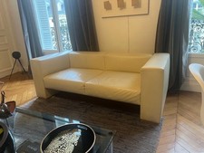 une paire de canapés design