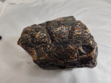 Bloc d’Ambre Brut Naturel – 1,8 kg – Pièce de Collection, Polissage ou Lithothér