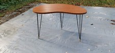 TABLE BASSE HARICOT FORMICA , PIEDS EIFFEL EN FER , BASE OBUS  BRONZE ANNÉES 50