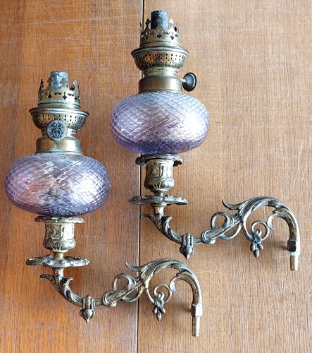 Paire lampe petrole de - lampe, a