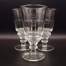 Trois verres à absinthe en verre soufflé moulé signé La Rochère Pontarlier XXème