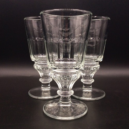 Trois verres absinthe en - trois,