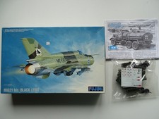 Lot Fujimi & ICM 1/72 MiG-21bis & camion citerne ZIL-157