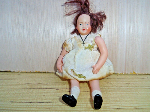Ancienne petite poupée - , en