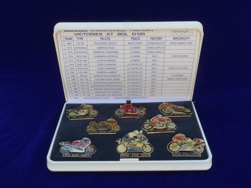 Rare top coffret - !, pin's