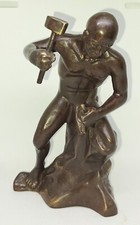 STATUE MACONNIQUE TAILLEUR DE PIERRE