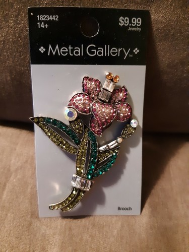 Flower rhinestone brooch - rhinestone,