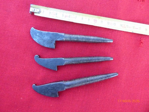 Lot ancien mentonnet en fer - lot, :