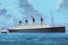 R.M.S. Titanic avec éclairage