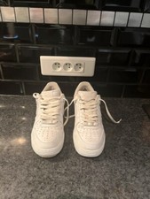 Nike air Force 1 Blanche 42,5 EU Nouvelle et propre