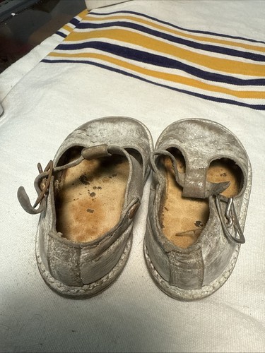 Ancienne paire chaussures - ancienne,