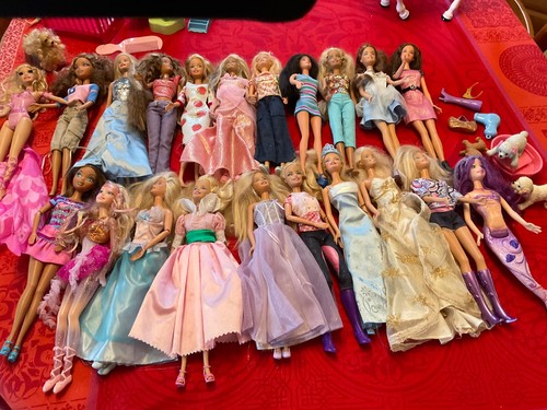Lot poupées barbies et - barbies,