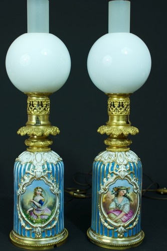 Ancienne grande lampe - , à