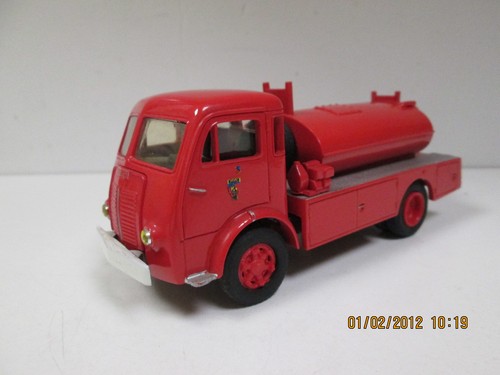Camion berliet gla citerne - gla,