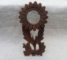 PORTE-PHOTO ANCIEN EN BOIS SCULPTÉ - FLEUR, MARGUERITE - DÉBUT XXème