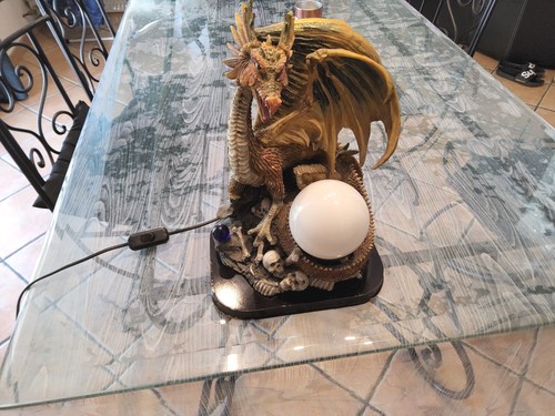 Lampe dragon resine opaline - lampe, en