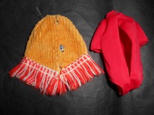 Lot de 2 VETEMENTS PALITOY HONG KONG  1980 PONCHO & JUSTAUCORPS