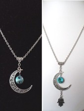 Pendentif Lune argentée,  collier lune et cristal, avec ou sans main Fatma Hamsa