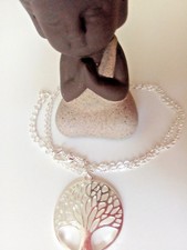 Pendentif arbre de vie métal argenté ( chaine offerte)