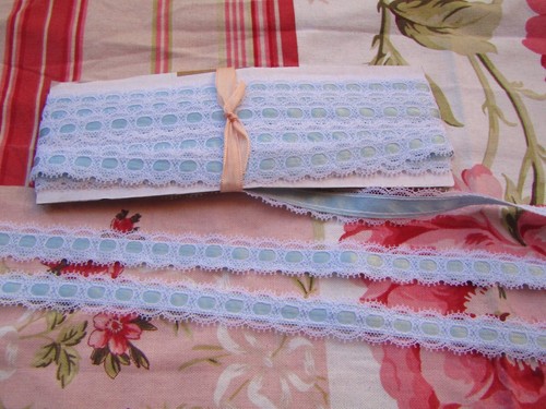 600 dentelle ancienne - ,